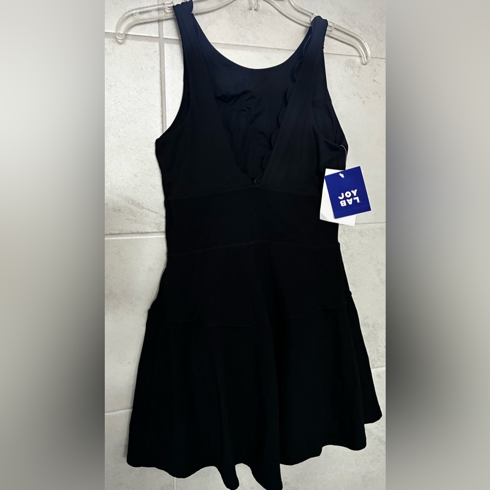 NWT JoyLab Scalloped Plunging Back Active Dress Black Built In Shorts Small - Picture 3 of 7